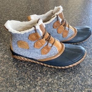 Sorel Out ‘n About waterproof boots - Size 8